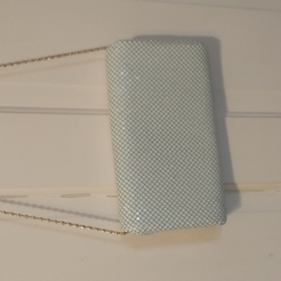 White chain mesh with gold strap purse no makers mark total hang length is 26in - Picture 2 of 8